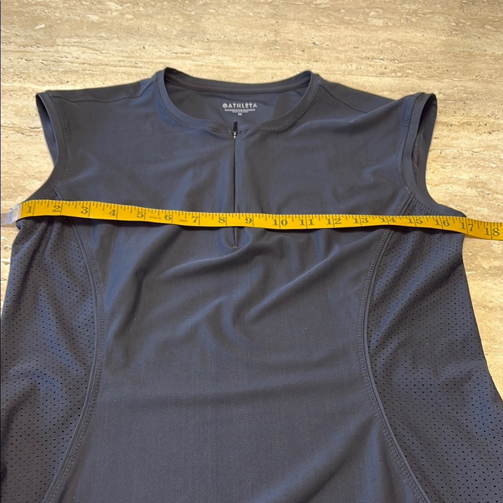 NWOT Athleta Black Fitted Sleeveless athletic top. Measurements and photos. - Picture 5 of 13